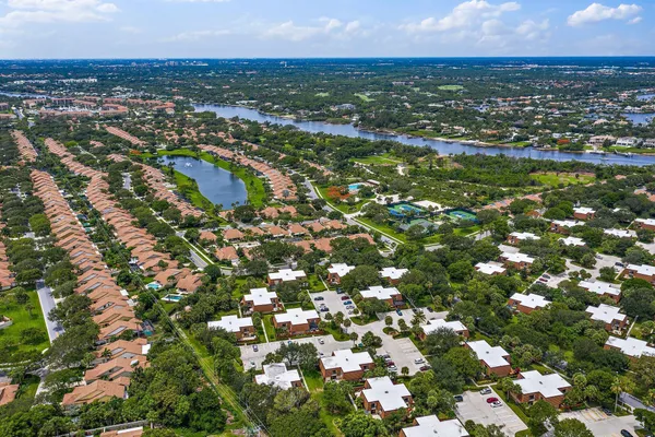 $2,950 | 2410 24th Court, Jupiter, FL 33477