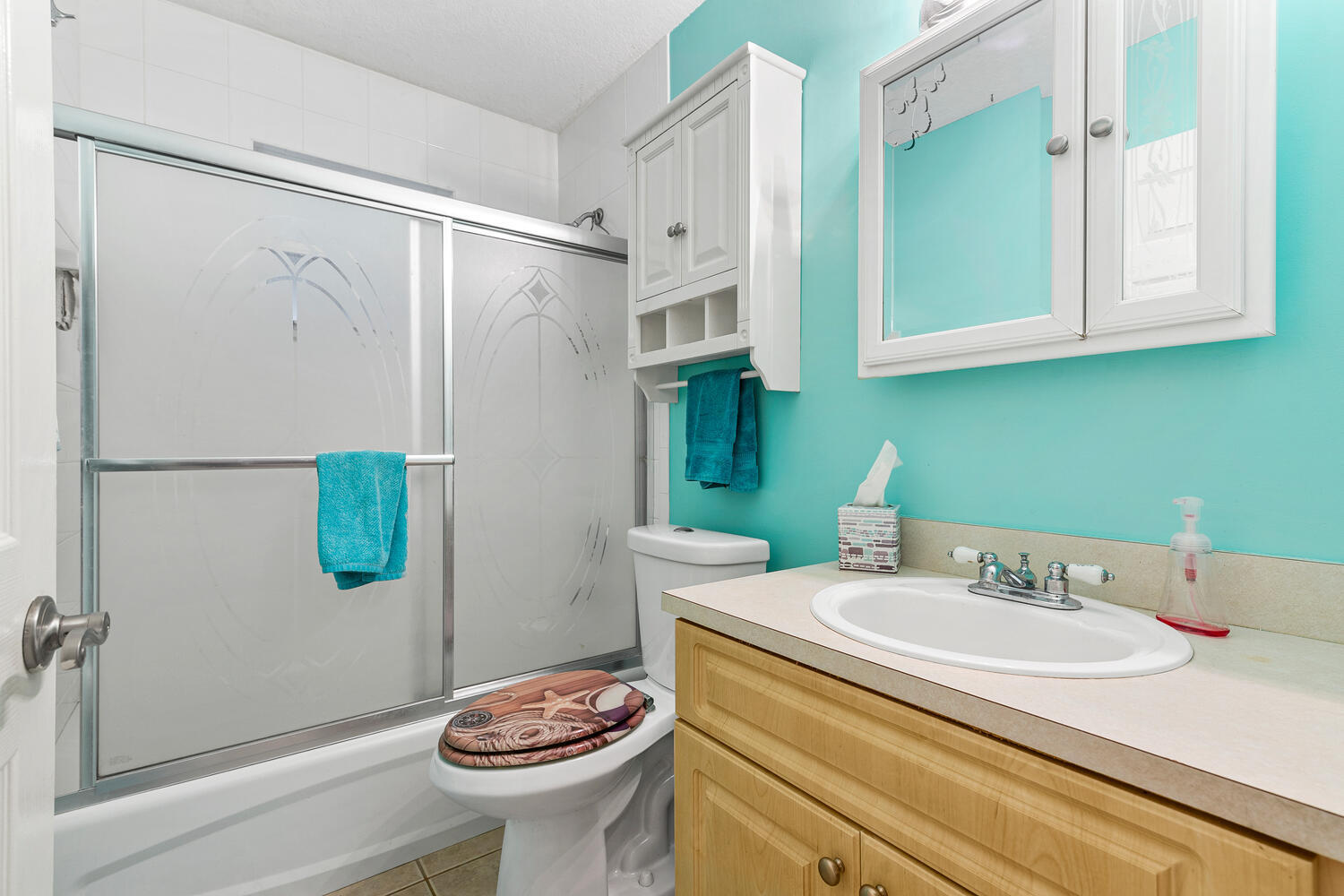 17100 78th Road North Loxahatchee, FL 33470 - Photo 15 of 26 Hall Bathroom