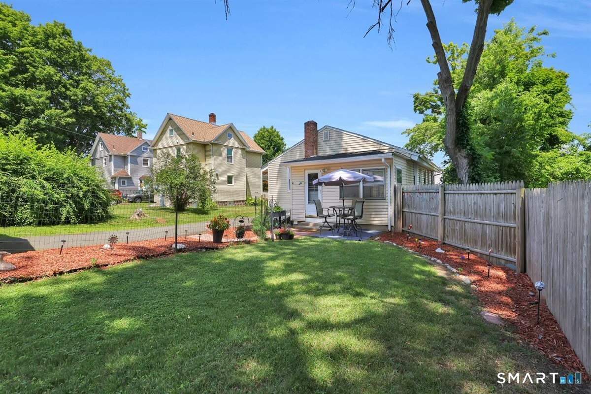 4 Crown Street Middletown, CT 06457 - Photo 26 of 29