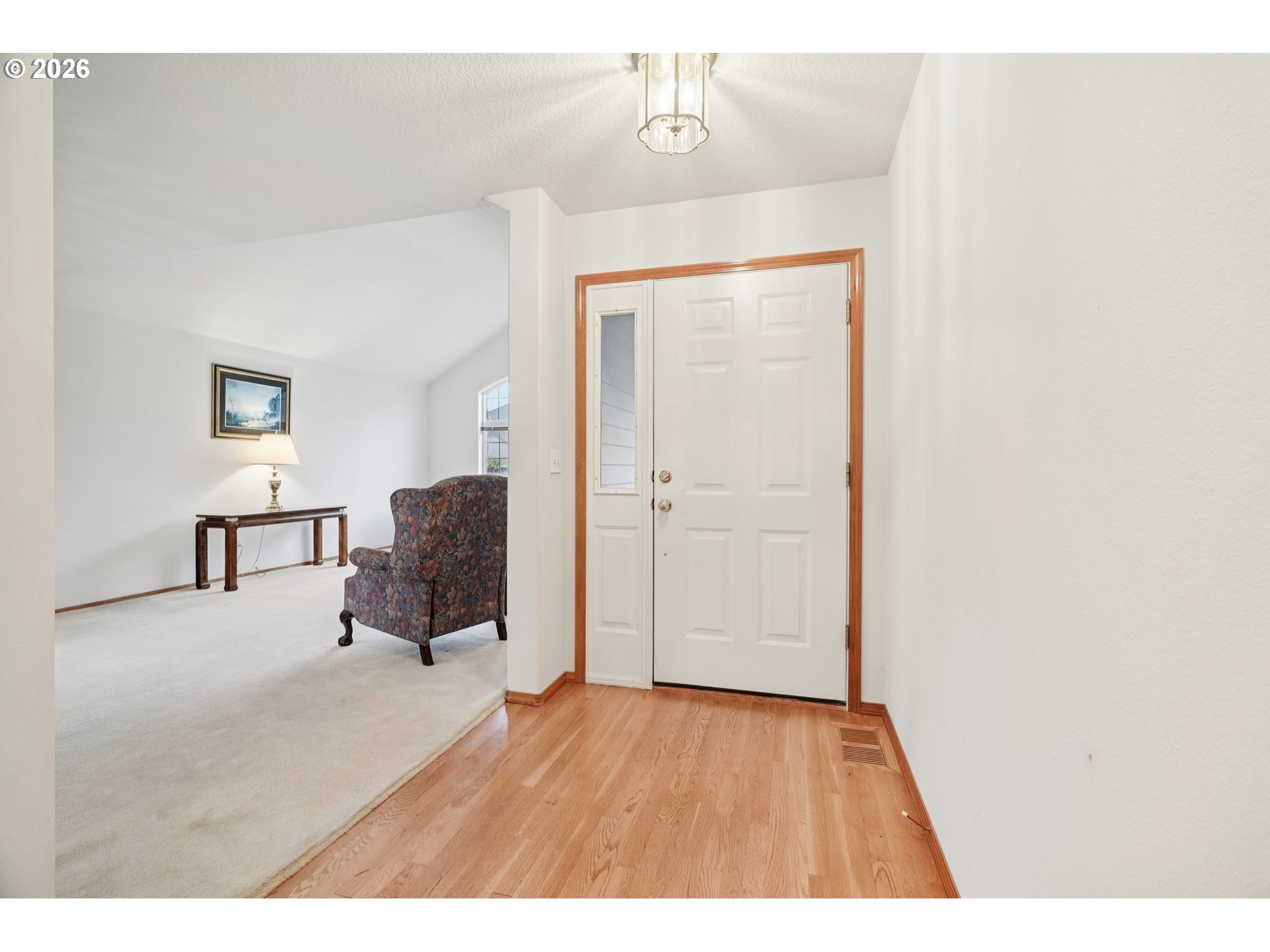 19862 Castleberry Loop Oregon City, OR 97045 - Photo 2 of 33 a view of livingroom with furniture