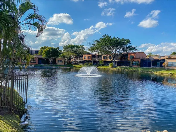 $3,350 | 956 Mockingbird Lane, Unit 500, Plantation, FL 33324