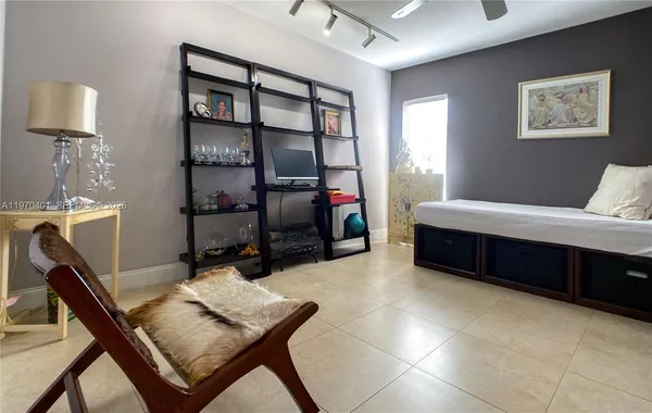 $3,350 | 956 Mockingbird Lane, Unit 500, Plantation, FL 33324