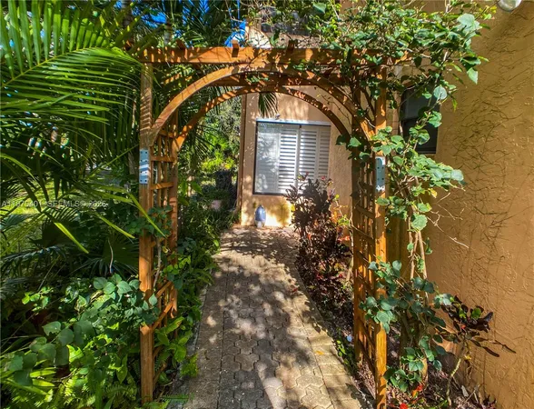 $3,350 | 956 Mockingbird Lane, Unit 500, Plantation, FL 33324