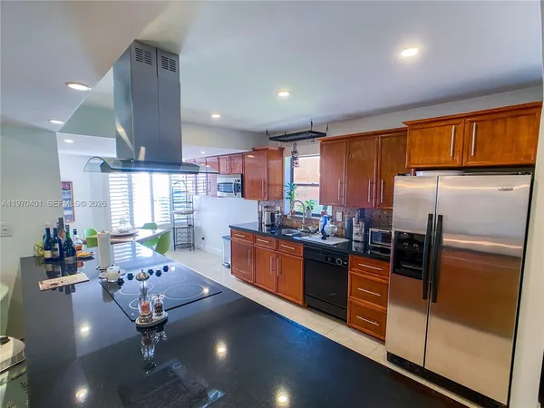 $3,350 | 956 Mockingbird Lane, Unit 500, Plantation, FL 33324