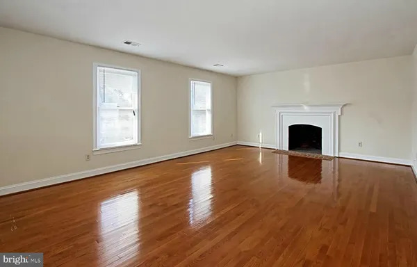 $6,000 | 7204 Quiet Cove, Annandale, VA 22003