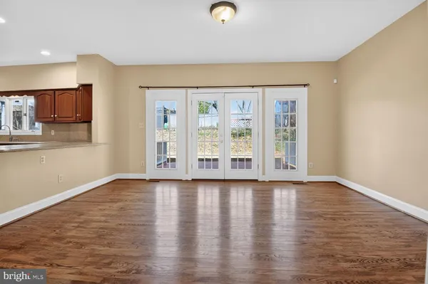 $6,000 | 7204 Quiet Cove, Annandale, VA 22003