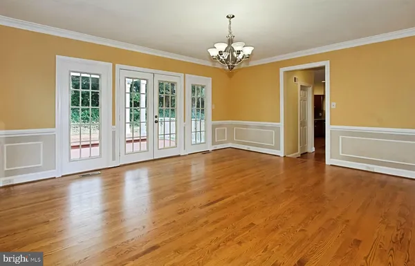 $6,000 | 7204 Quiet Cove, Annandale, VA 22003