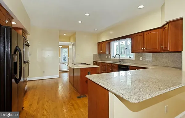 $6,000 | 7204 Quiet Cove, Annandale, VA 22003