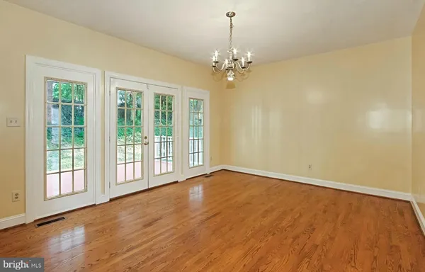 $6,000 | 7204 Quiet Cove, Annandale, VA 22003