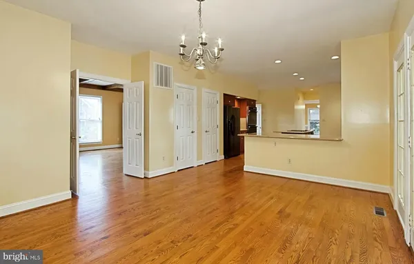 $6,000 | 7204 Quiet Cove, Annandale, VA 22003