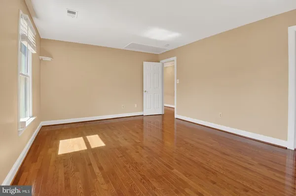 $6,000 | 7204 Quiet Cove, Annandale, VA 22003