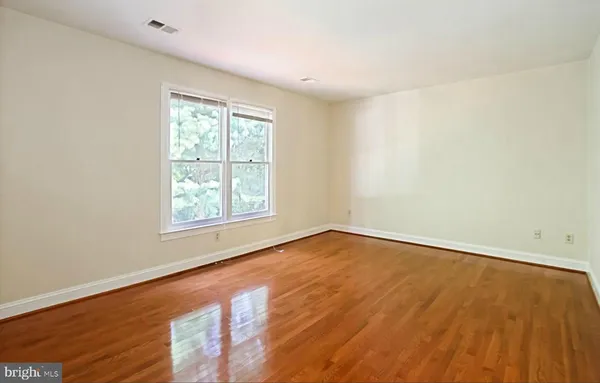 $6,000 | 7204 Quiet Cove, Annandale, VA 22003