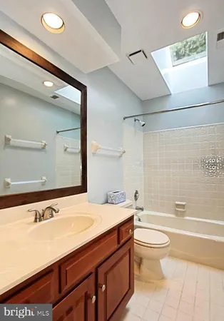 $6,000 | 7204 Quiet Cove, Annandale, VA 22003