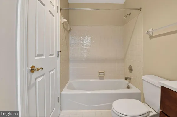 $6,000 | 7204 Quiet Cove, Annandale, VA 22003