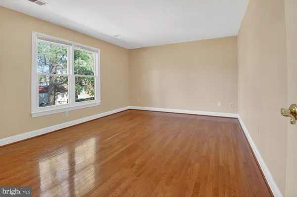 $6,000 | 7204 Quiet Cove, Annandale, VA 22003