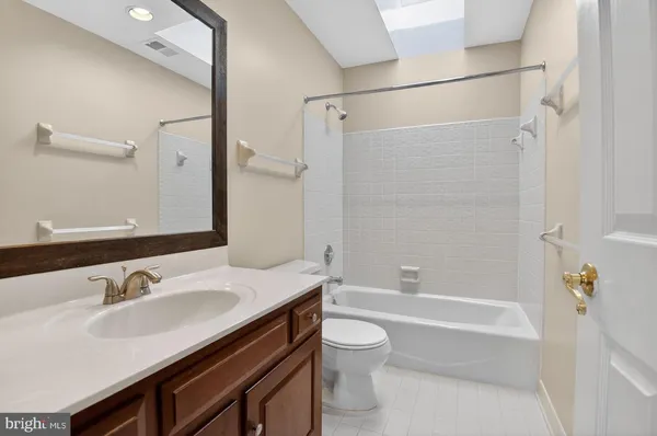 $6,000 | 7204 Quiet Cove, Annandale, VA 22003