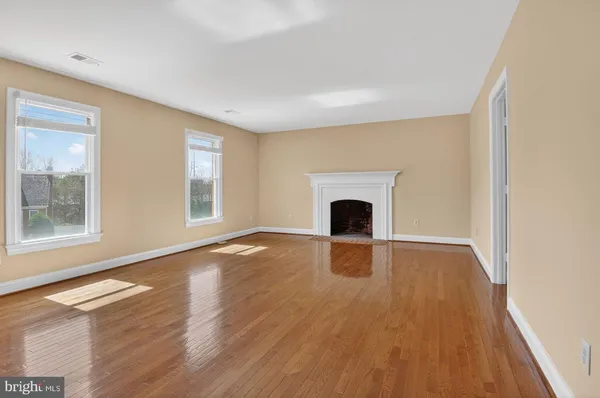 $6,000 | 7204 Quiet Cove, Annandale, VA 22003