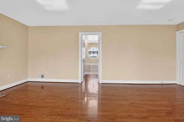 $6,000 | 7204 Quiet Cove, Annandale, VA 22003