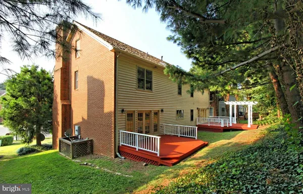 $6,000 | 7204 Quiet Cove, Annandale, VA 22003