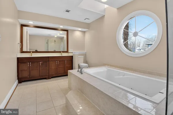 $6,000 | 7204 Quiet Cove, Annandale, VA 22003