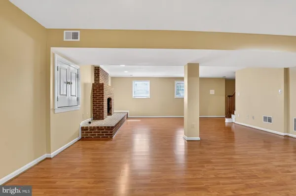 $6,000 | 7204 Quiet Cove, Annandale, VA 22003