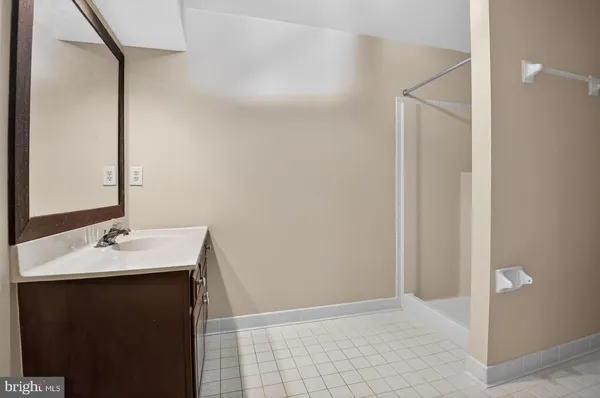 $6,000 | 7204 Quiet Cove, Annandale, VA 22003