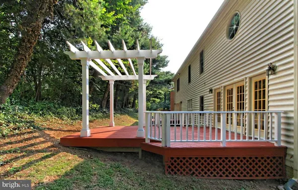 $6,000 | 7204 Quiet Cove, Annandale, VA 22003