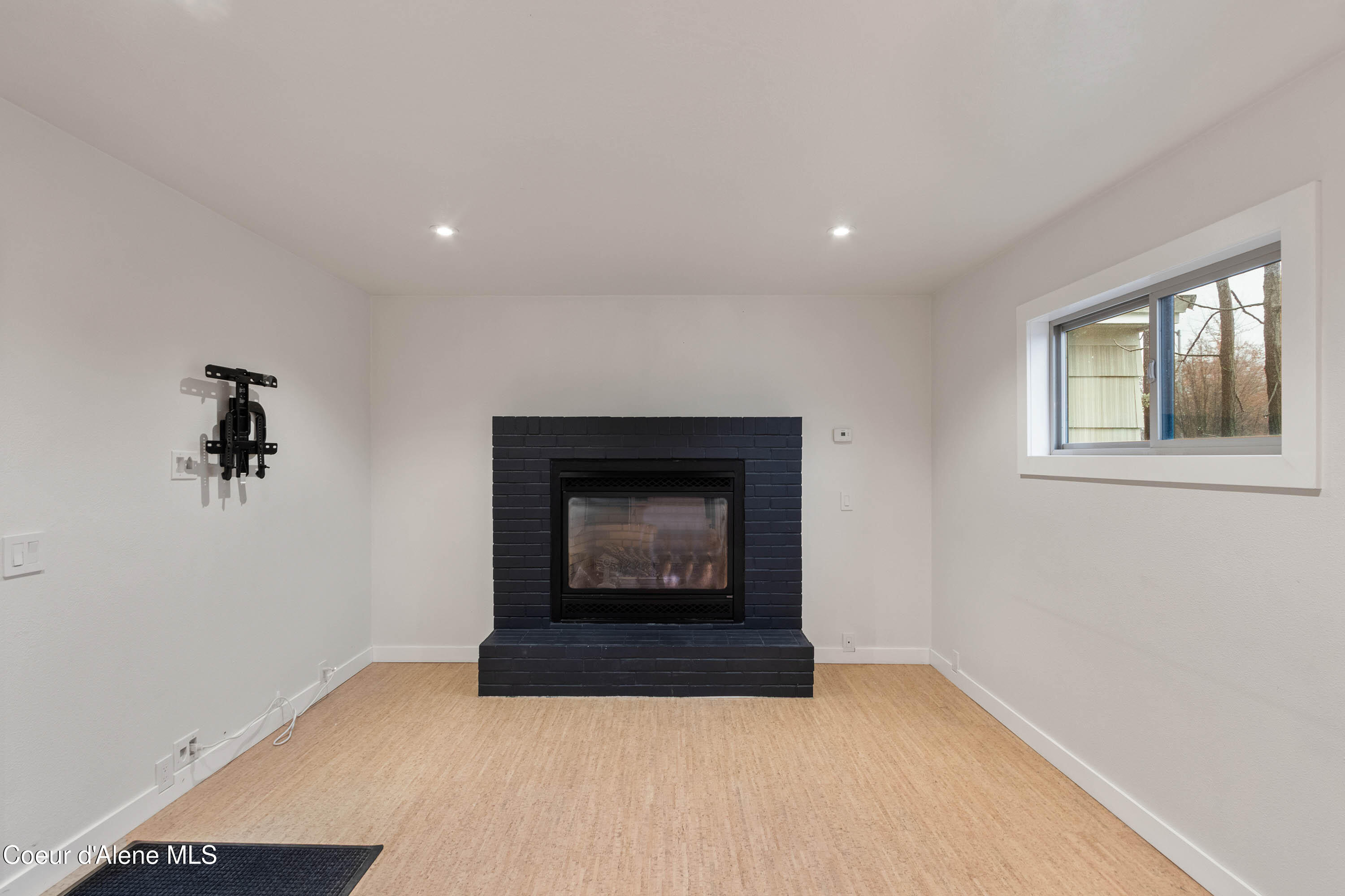 727 North 6th Street Sandpoint, ID 83864 - Photo 12 of 37 IMG_0717