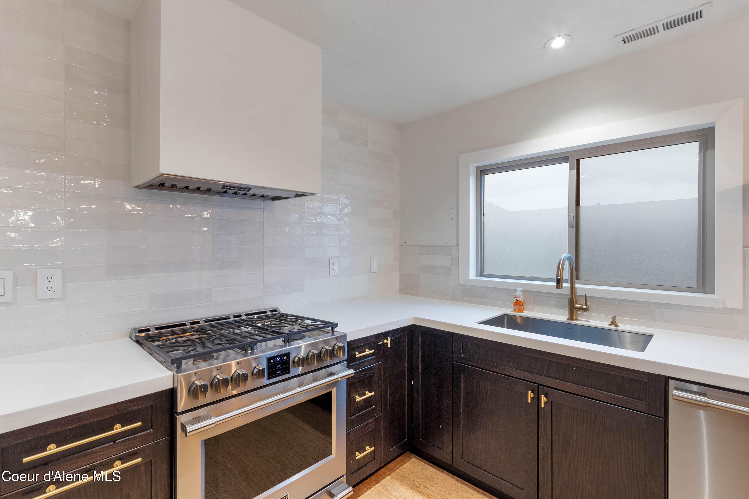 727 North 6th Street Sandpoint, ID 83864 - Photo 9 of 37 IMG_0708