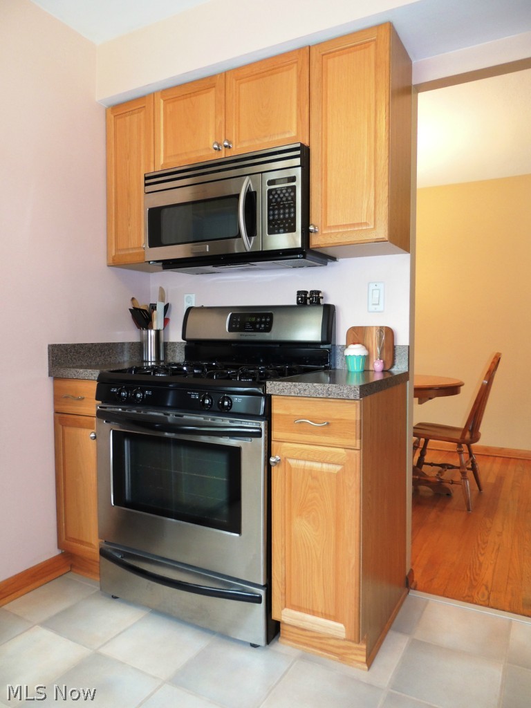7784 Hoertz Road Cleveland, OH 44134 - Photo 5 of 25