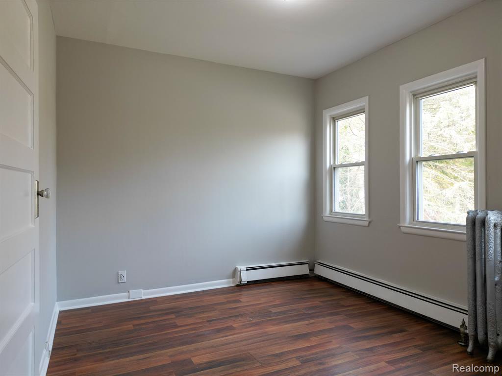 208 Riverside Drive Mount Clemens, MI 48043 - Photo 12 of 24