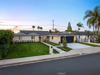 $1,799,000 | 1608 Elm Avenue, Costa Mesa, CA 92626