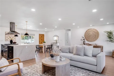 $1,799,000 | 1608 Elm Avenue, Costa Mesa, CA 92626