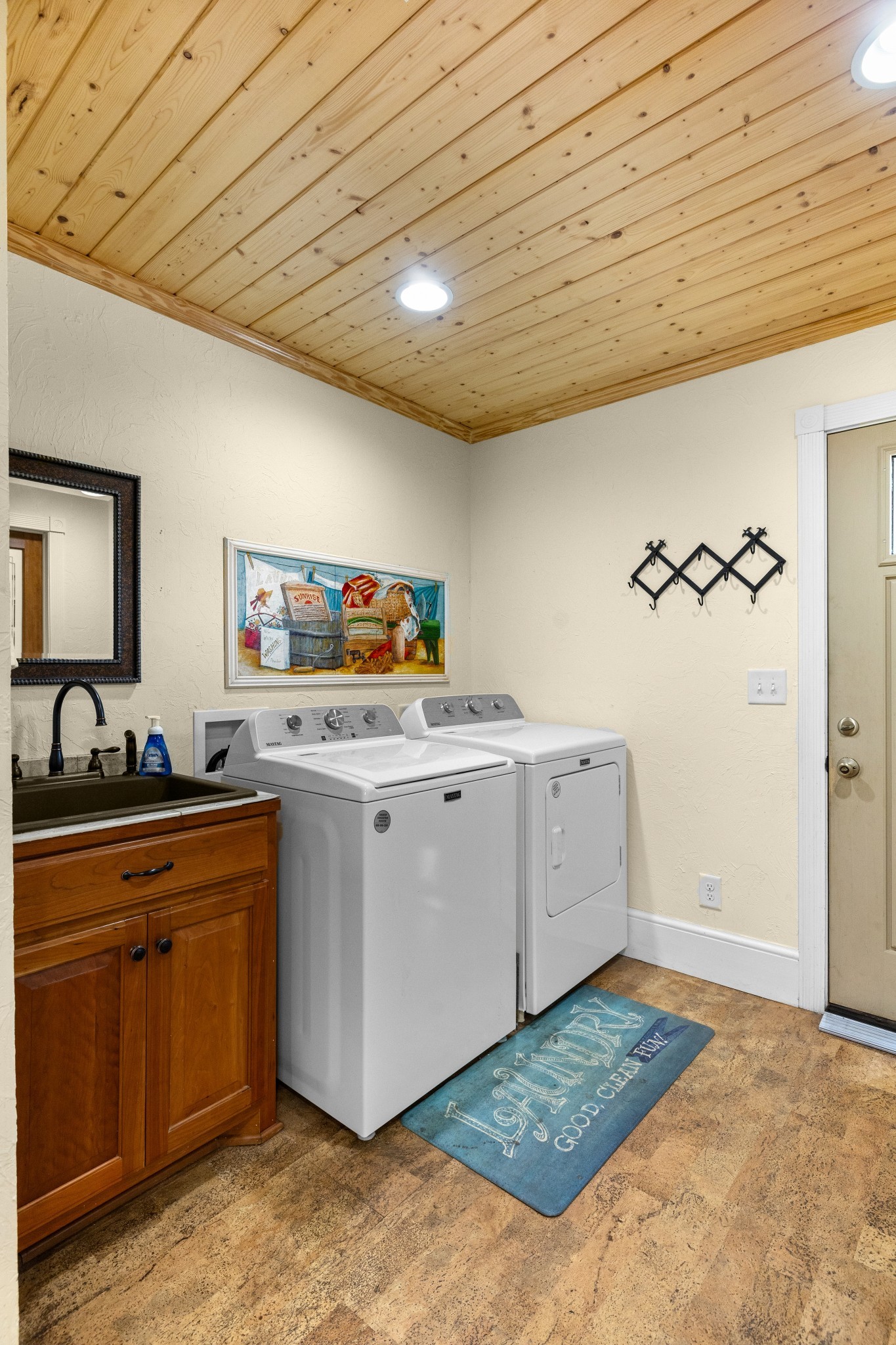 1556 Chestnut Grove Road Morrison, TN 37357 - Photo 16 of 57 a view of a kitchen with cabinets