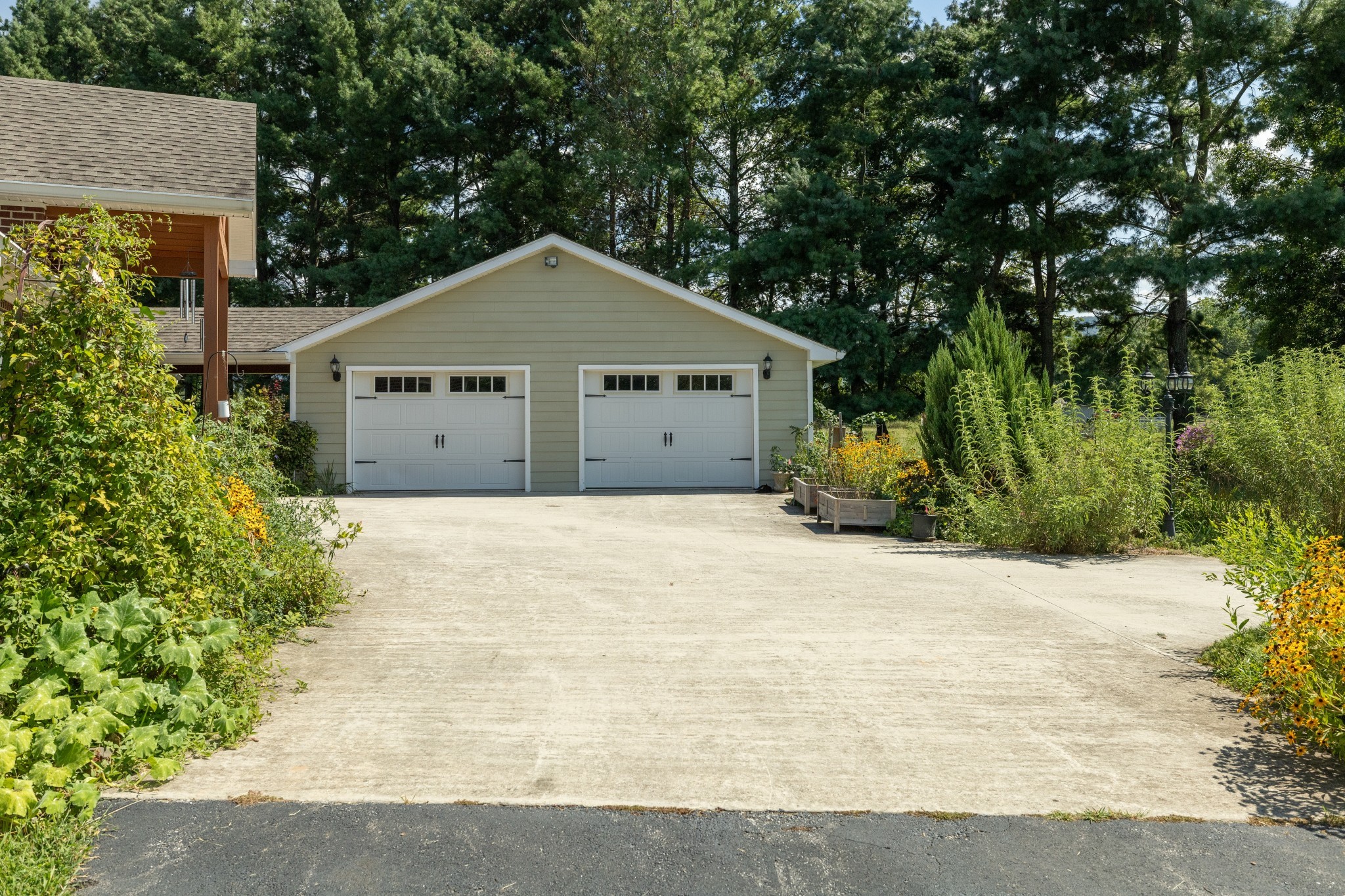 1556 Chestnut Grove Road Morrison, TN 37357 - Photo 41 of 57 a view of a house with a yard