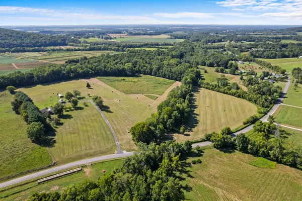 $889,000 | 1556 Chestnut Grove Road, Morrison, TN 37357