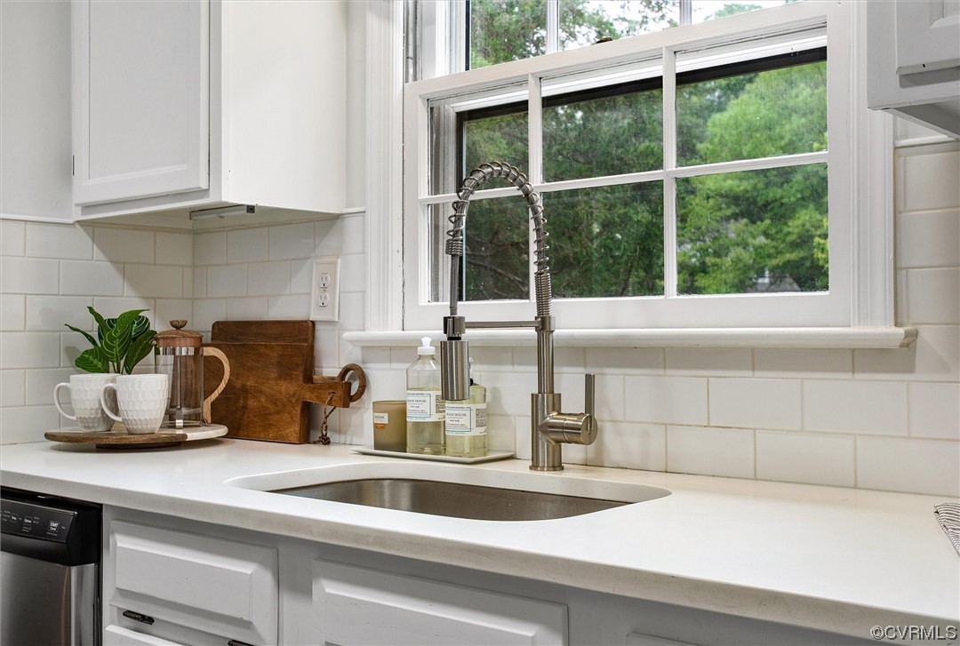 2734 Berkeley Pointe Drive Richmond, VA 23233 - Photo 12 of 31 a kitchen with a sink and a large window