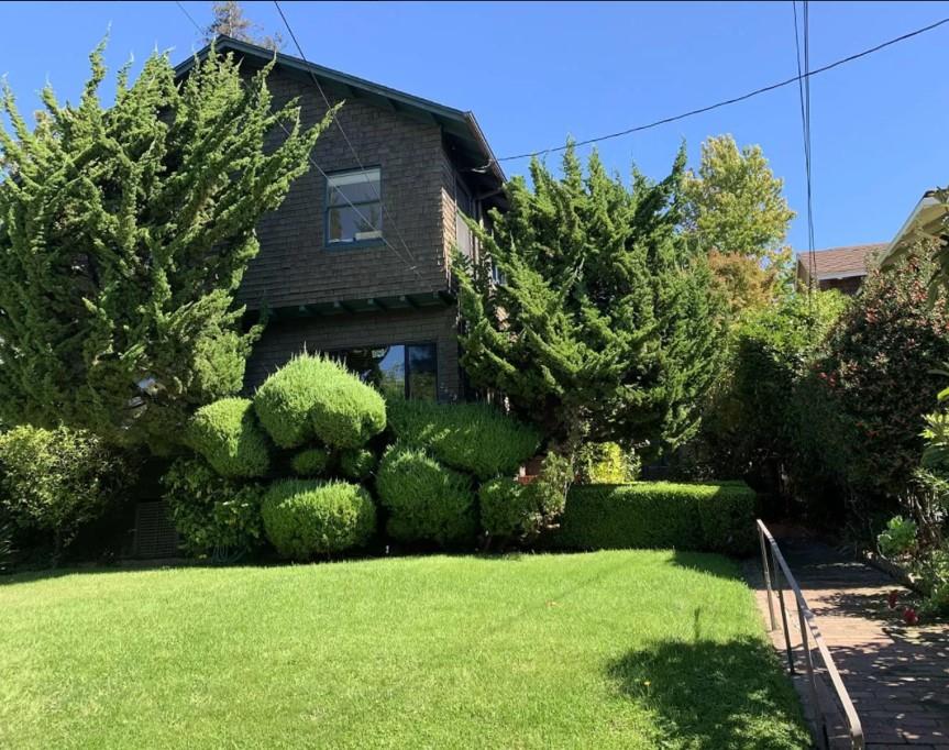 2629 Piedmont Avenue, Unit E Berkeley, CA 94704 - Photo 1 of 14 a view of a garden