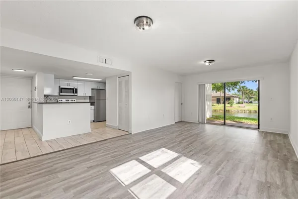 $285,000 | 9821 Nob Hill Court, Unit 9821, Sunrise, FL 33351