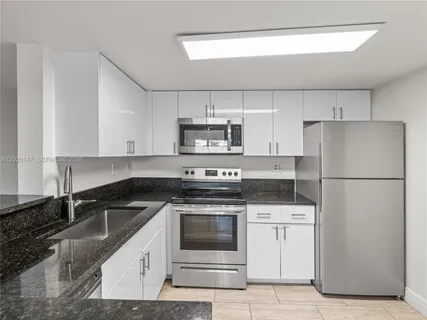 $295,000 | 9821 Nob Hill Court, Unit 9821, Sunrise, FL 33351