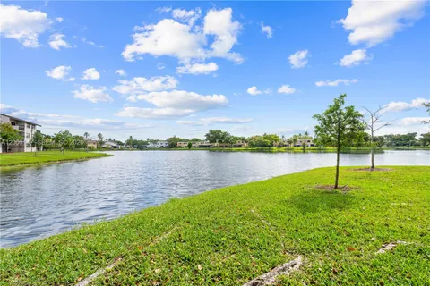 $295,000 | 9821 Nob Hill Court, Unit 9821, Sunrise, FL 33351