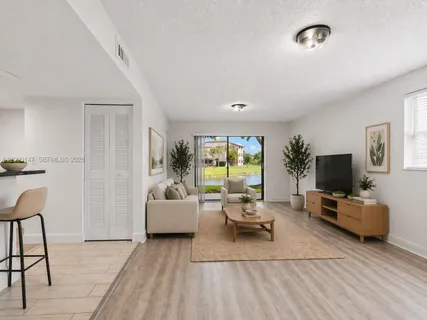 $295,000 | 9821 Nob Hill Court, Unit 9821, Sunrise, FL 33351