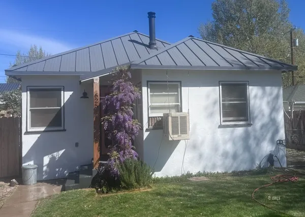 $319,900 | 625 East Inyo Street, Lone Pine, CA 93545
