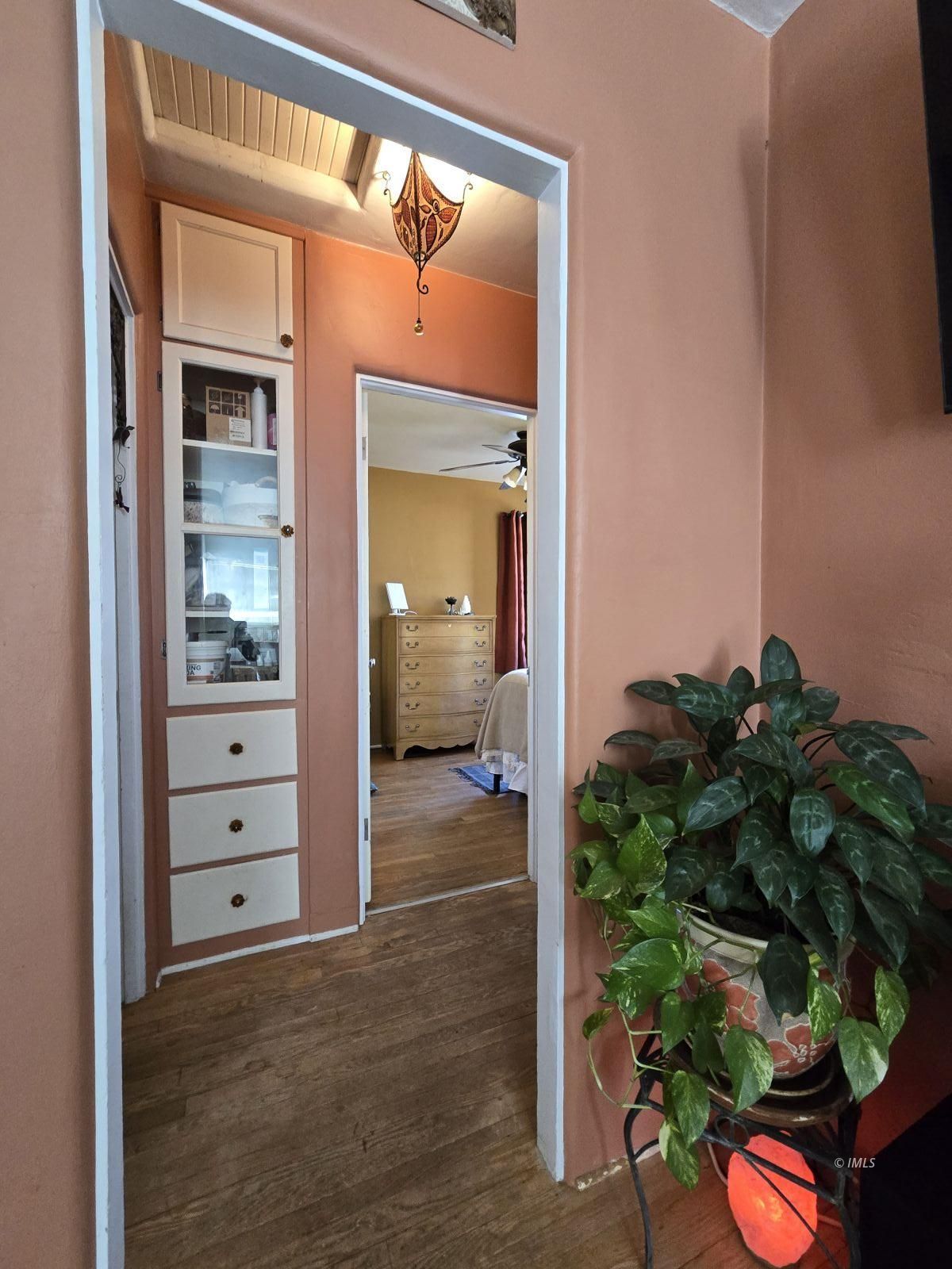 625 East Inyo Street Lone Pine, CA 93545 - Photo 9 of 15 front view of a house