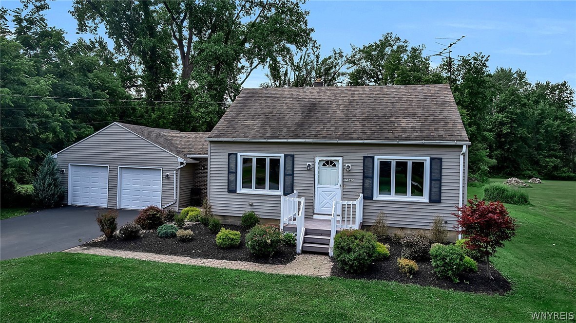 7540 Salt Road Clarence, NY 14032 - Photo 2 of 37