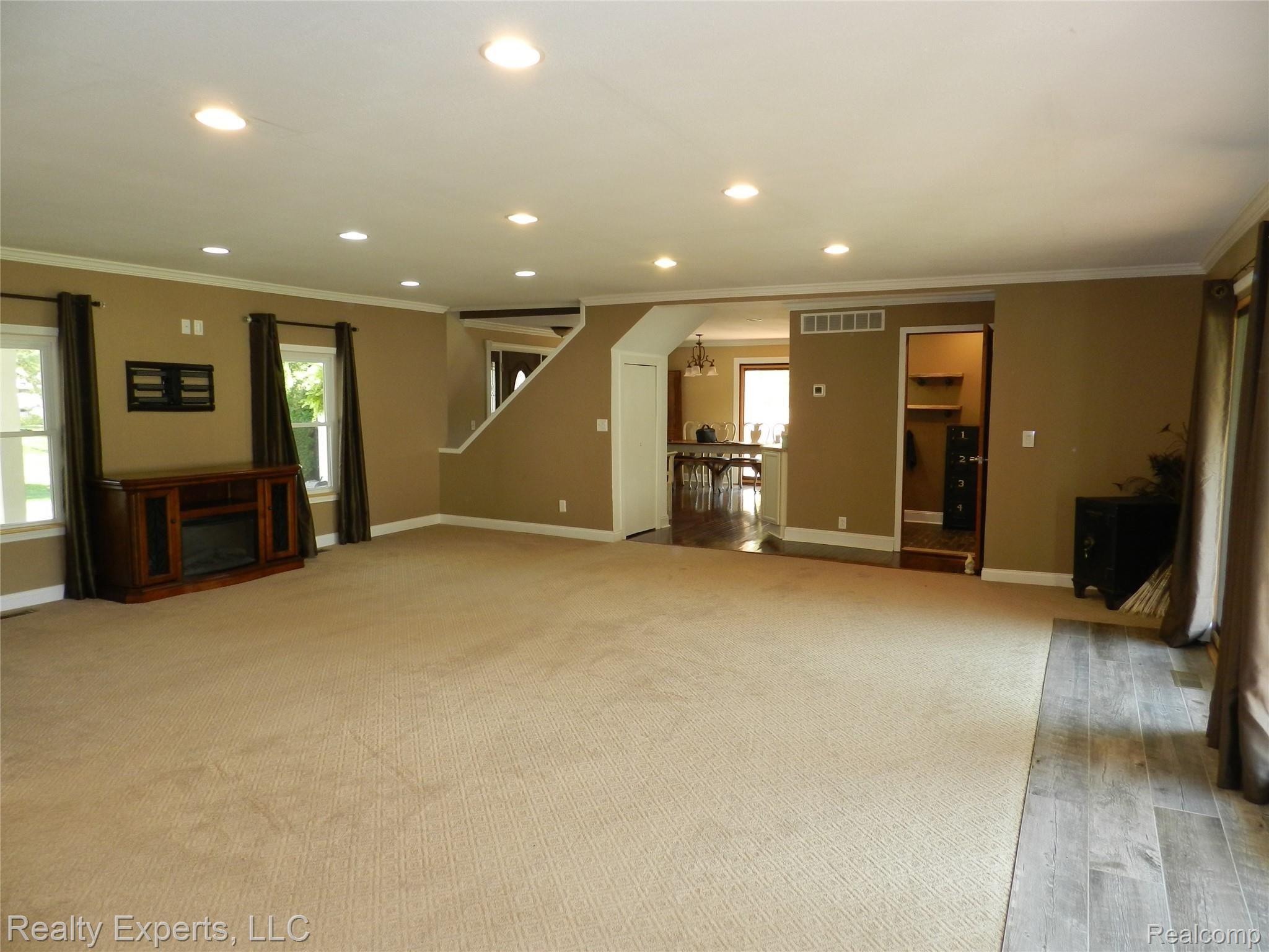 3020 East Maple Road Milford, MI 48381 - Photo 19 of 72 19.JPG