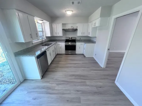 $1,785 | 5901 Bretshire Drive, Houston, TX 77016