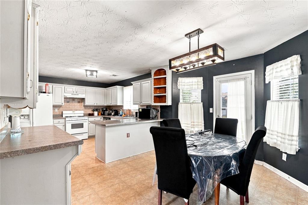 210 Spring Lake Terrace Covington, GA 30016 - Photo 7 of 32 Gallery Image 7
