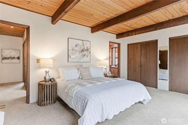 $725,000 | 19416 49th Place Northeast, Lake Forest Park, WA 98155