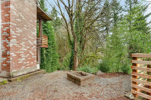 $725,000 | 19416 49th Place Northeast, Lake Forest Park, WA 98155